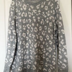 Old Navy Gray and White Patterned Turtleneck Sweater